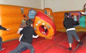 Fiestas Trimestrales con castillos hinchables y otras actividades